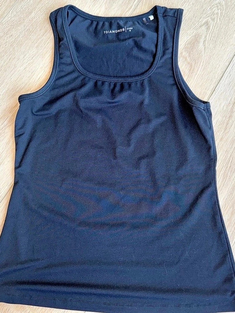 7 Diamonds Core Tank Top in Black Size Medium Like New